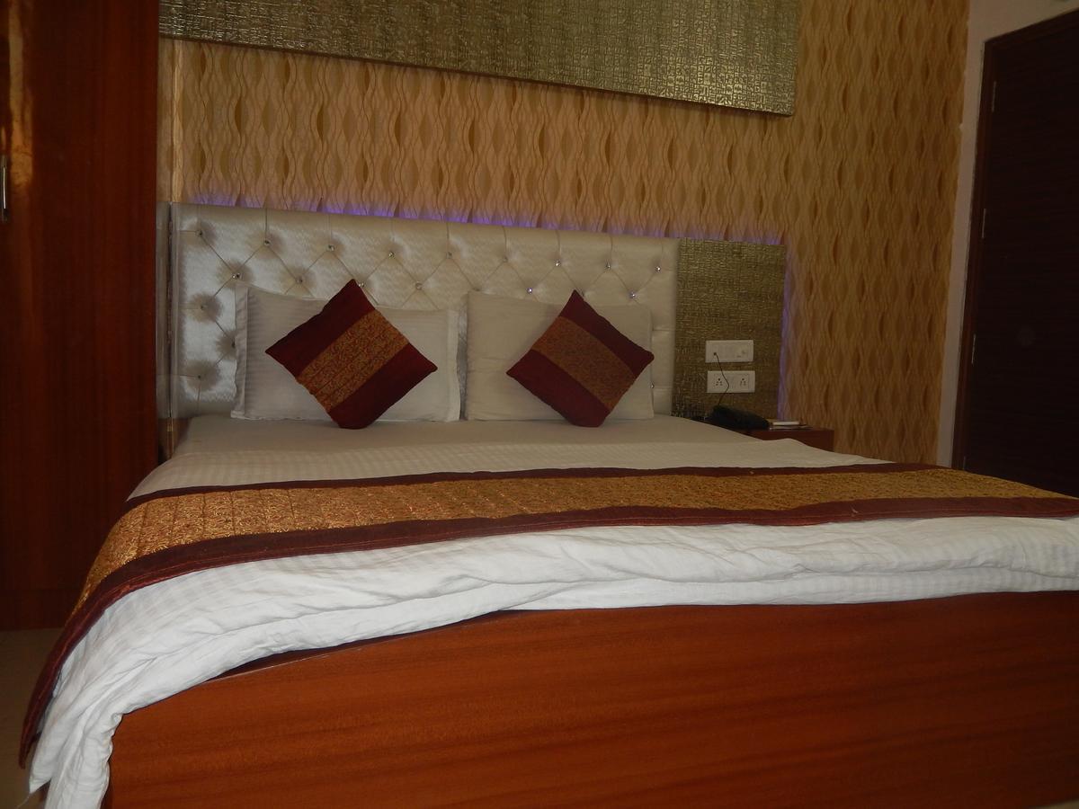 A New Delhi Hotel Orchid Garden Екстериор снимка