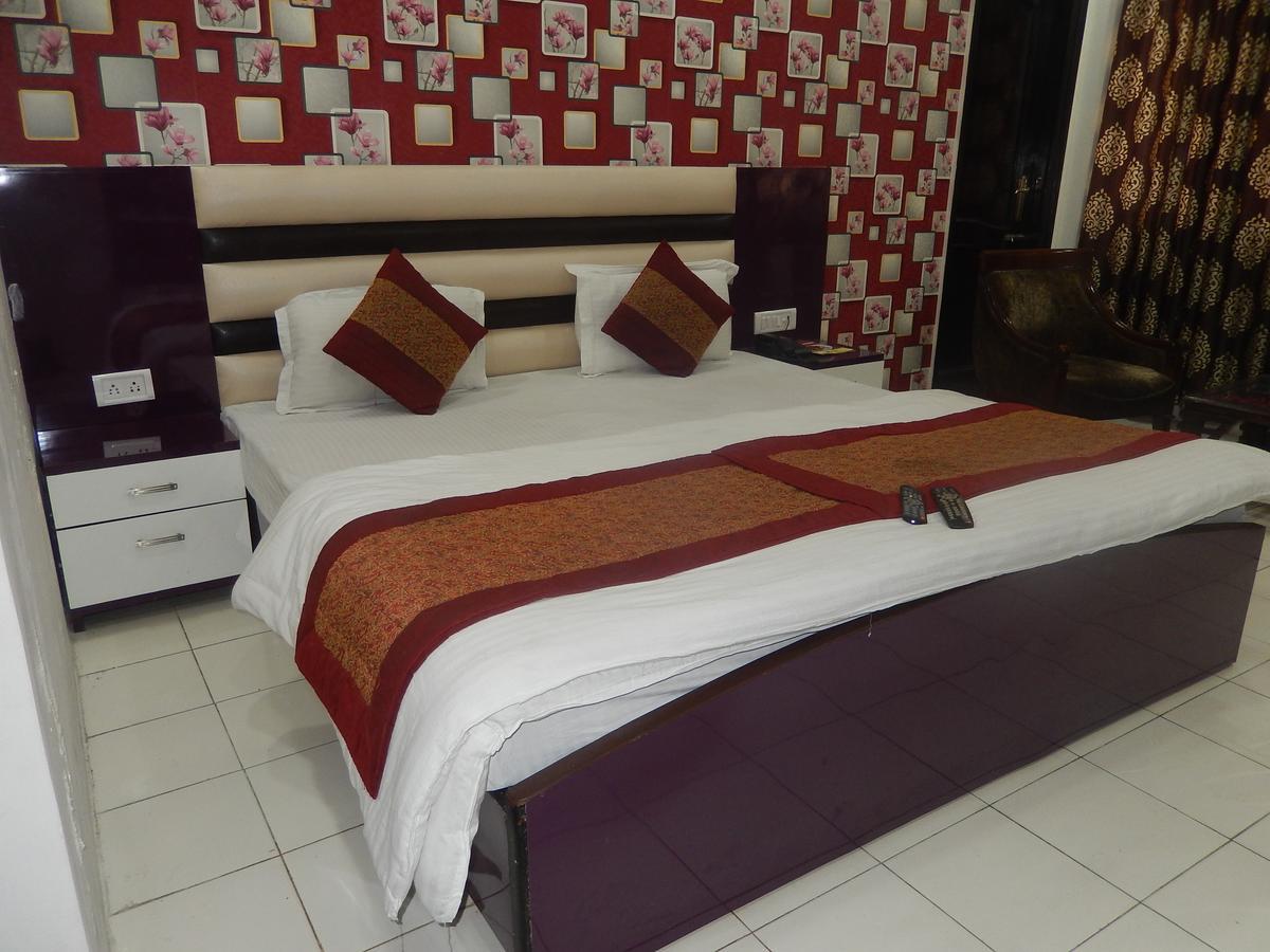 A New Delhi Hotel Orchid Garden Екстериор снимка