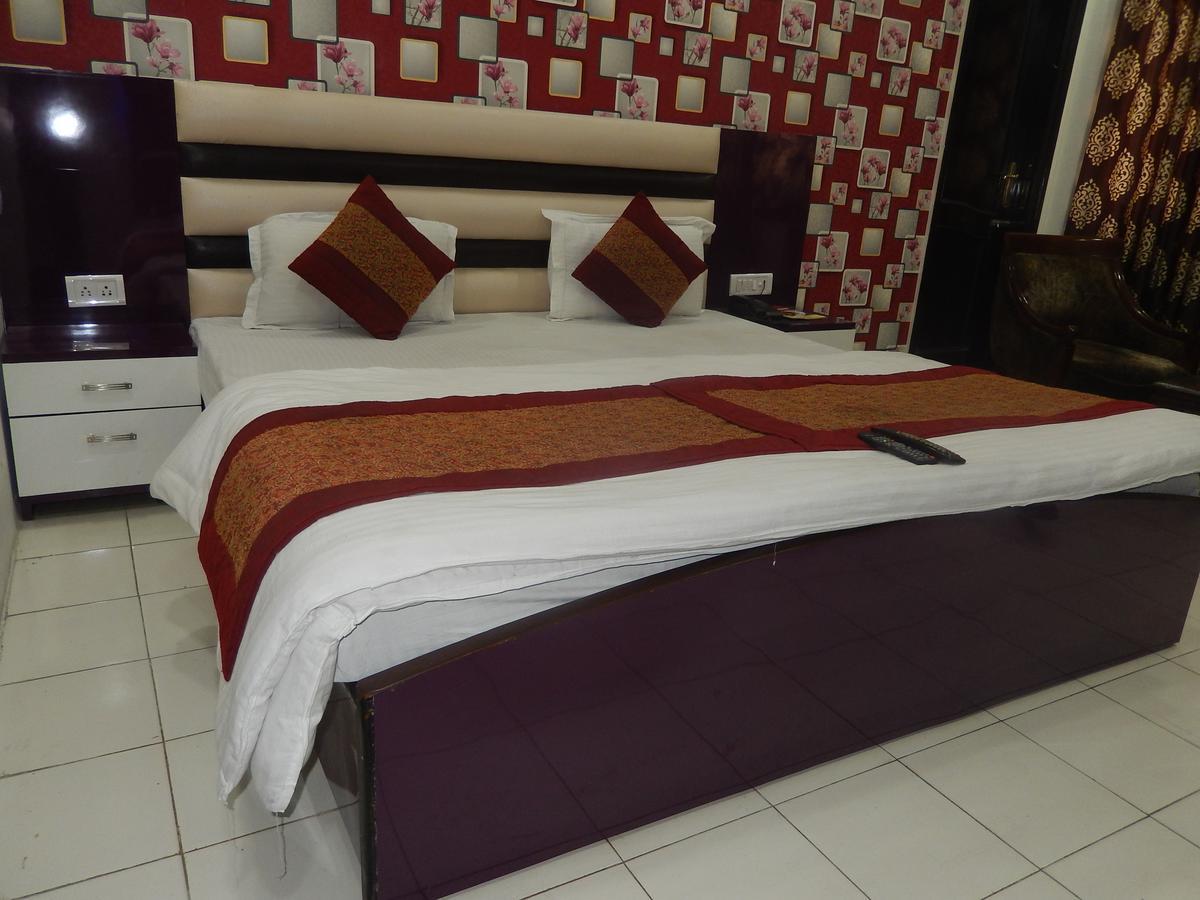 A New Delhi Hotel Orchid Garden Екстериор снимка