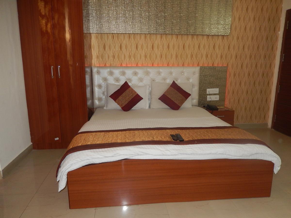 A New Delhi Hotel Orchid Garden Екстериор снимка