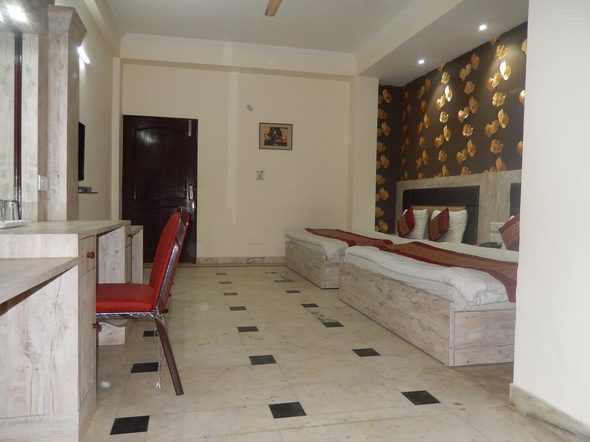 A New Delhi Hotel Orchid Garden Екстериор снимка